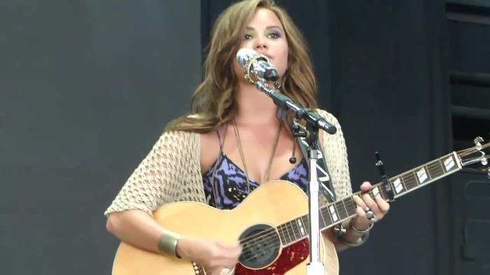 Demi Lovato Stop The World Soundcheck Tampa {HD} 1454