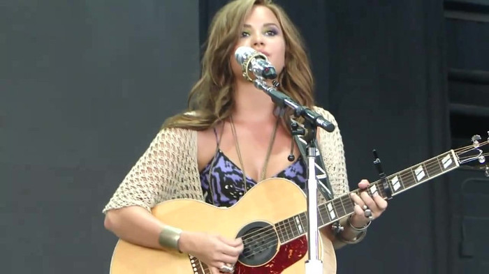 Demi Lovato Stop The World Soundcheck Tampa {HD} 1456