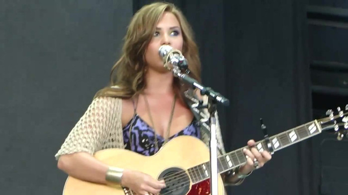 Demi Lovato Stop The World Soundcheck Tampa {HD} 1472