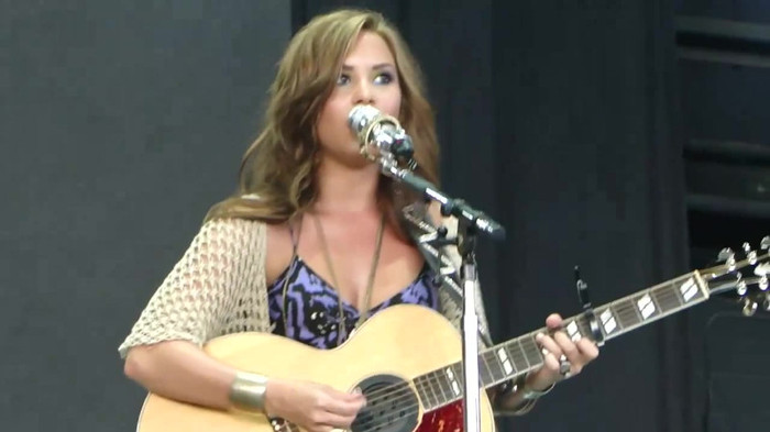 Demi Lovato Stop The World Soundcheck Tampa {HD} 1474