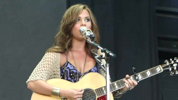 Demi Lovato Stop The World Soundcheck Tampa {HD} 1476