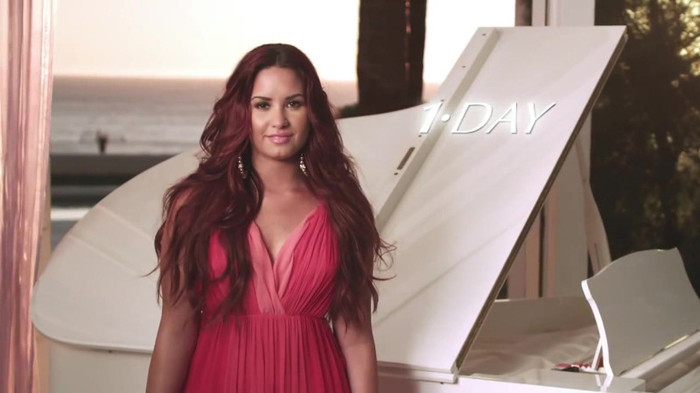ACUVUE® 1-DAY Contest_ Demi Lovato 012