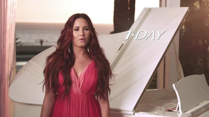 ACUVUE® 1-DAY Contest_ Demi Lovato 028