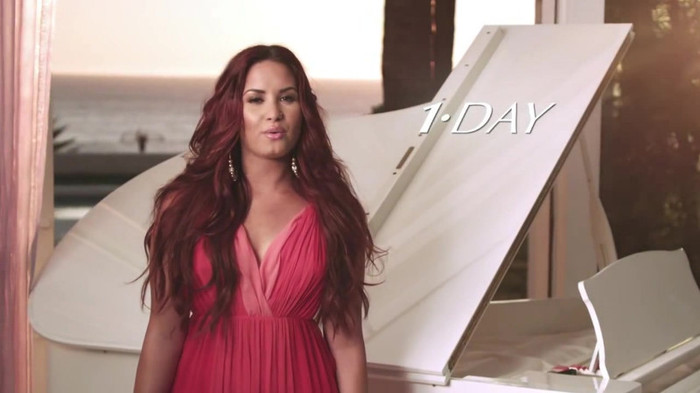 ACUVUE® 1-DAY Contest_ Demi Lovato 030