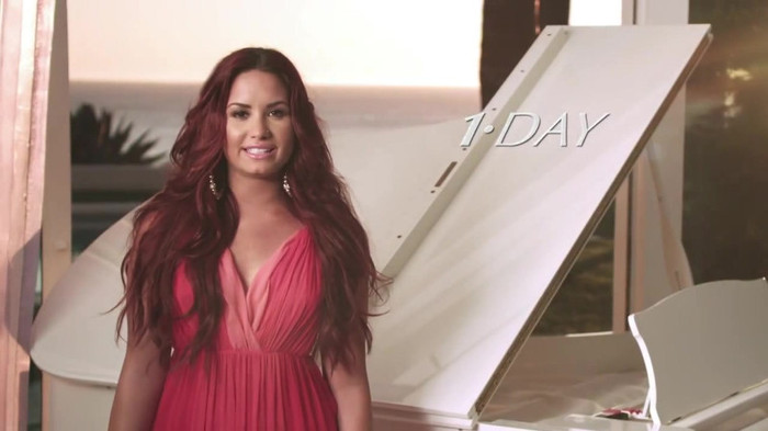 ACUVUE® 1-DAY Contest_ Demi Lovato 063
