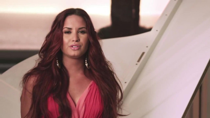 ACUVUE® 1-DAY Contest_ Demi Lovato 158