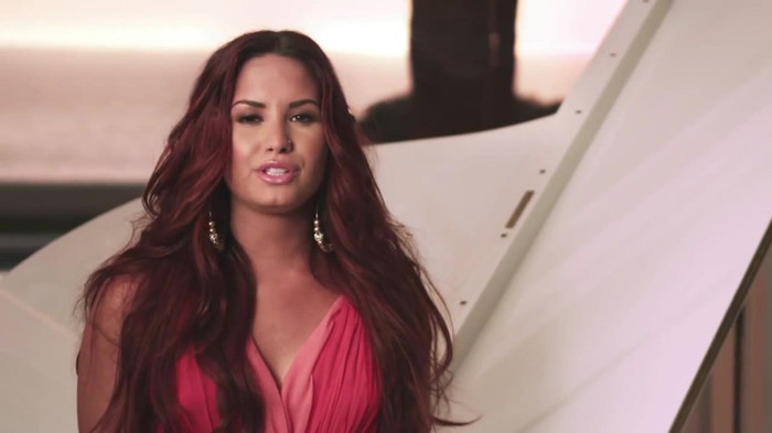 ACUVUE® 1-DAY Contest_ Demi Lovato 160