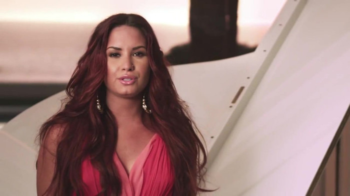 ACUVUE® 1-DAY Contest_ Demi Lovato 163