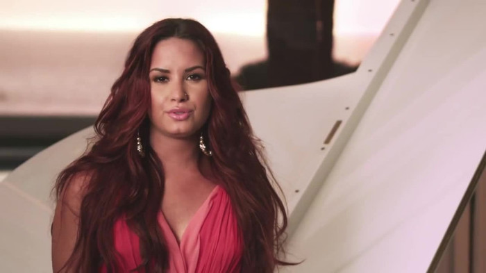 ACUVUE® 1-DAY Contest_ Demi Lovato 166