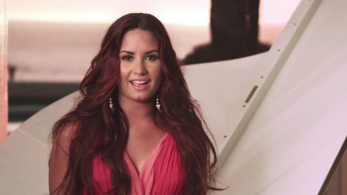 ACUVUE® 1-DAY Contest_ Demi Lovato 185