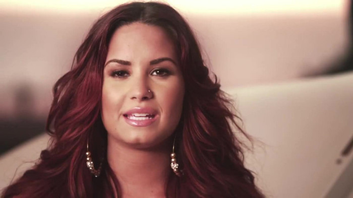 ACUVUE® 1-DAY Contest_ Demi Lovato 197