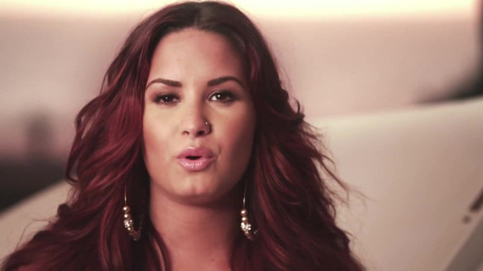 ACUVUE® 1-DAY Contest_ Demi Lovato 202