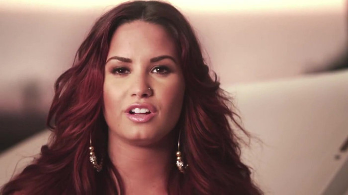 ACUVUE® 1-DAY Contest_ Demi Lovato 206