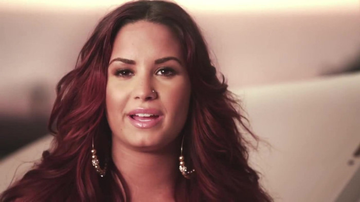 ACUVUE® 1-DAY Contest_ Demi Lovato 212