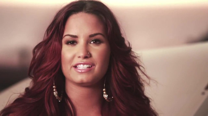 ACUVUE® 1-DAY Contest_ Demi Lovato 215