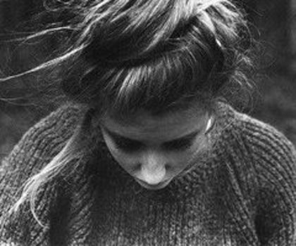 Si daca ma intrebi ce vreau , nu mai vreau nimic . Mi`e greu fara tine.. n`am ce sa mai zic !:|[ O]