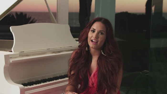 Demi Lovato talks following her dream_ ACUVUE® 1-DAY Contest Stories 0237