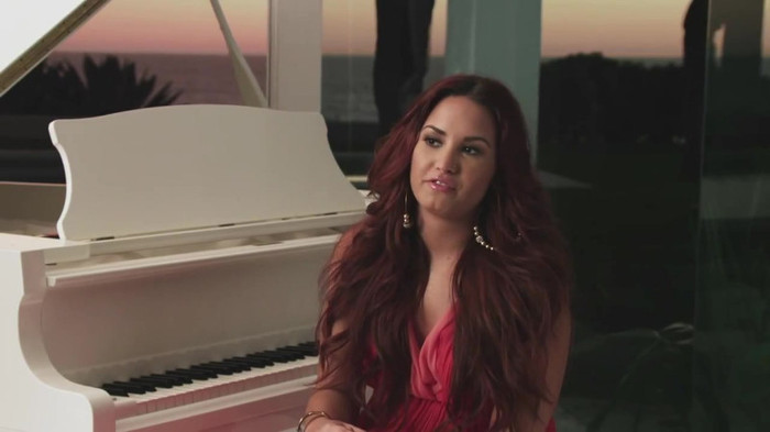 Demi Lovato talks following her dream_ ACUVUE® 1-DAY Contest Stories 0262