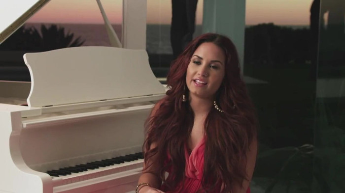 Demi Lovato talks following her dream_ ACUVUE® 1-DAY Contest Stories 0278