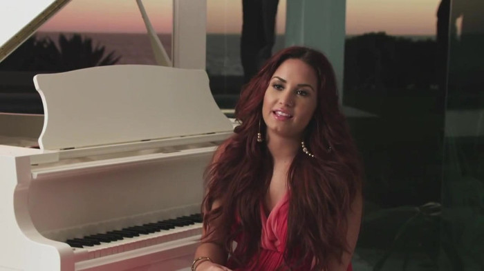 Demi Lovato talks following her dream_ ACUVUE® 1-DAY Contest Stories 0283