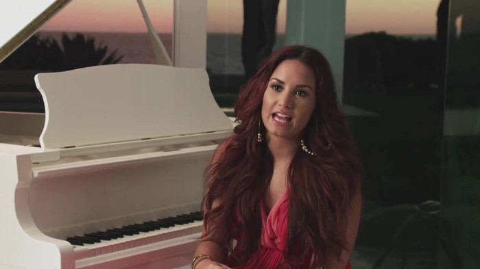 Demi Lovato talks following her dream_ ACUVUE® 1-DAY Contest Stories 0293