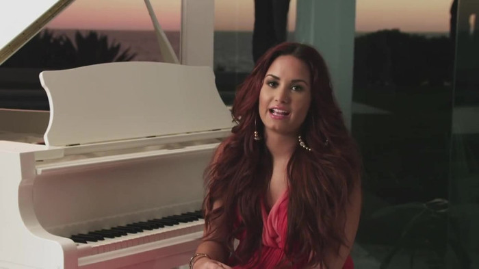 Demi Lovato talks following her dream_ ACUVUE® 1-DAY Contest Stories 0332