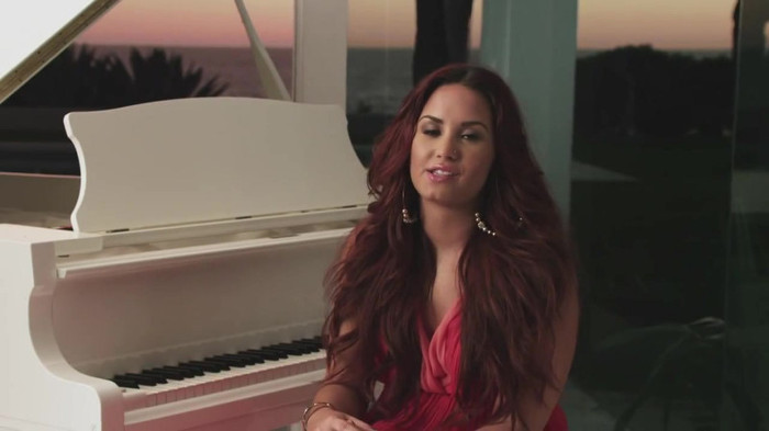 Demi Lovato talks following her dream_ ACUVUE® 1-DAY Contest Stories 0353