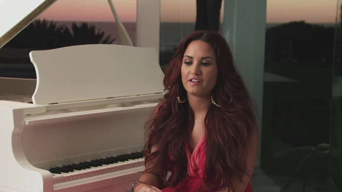 Demi Lovato talks following her dream_ ACUVUE® 1-DAY Contest Stories 0434
