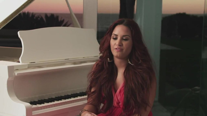 Demi Lovato talks following her dream_ ACUVUE® 1-DAY Contest Stories 0445