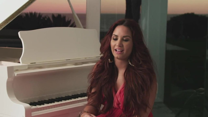 Demi Lovato talks following her dream_ ACUVUE® 1-DAY Contest Stories 0499
