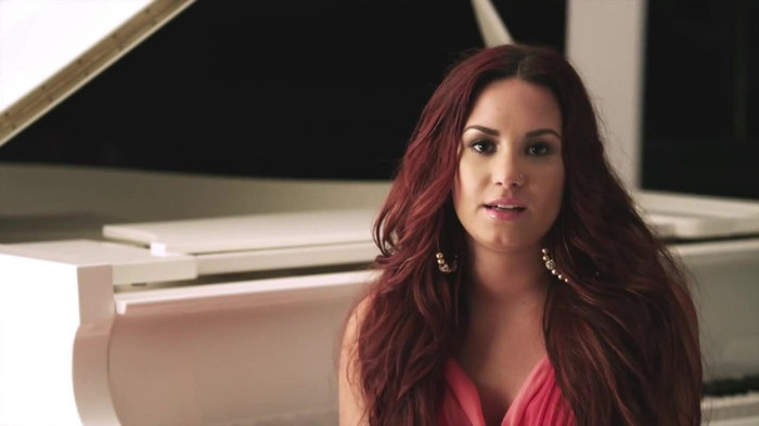 Demi Lovato talks following her dream_ ACUVUE® 1-DAY Contest Stories 0998