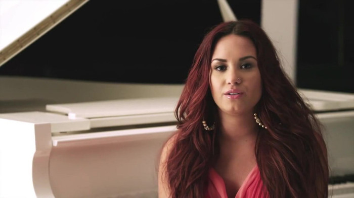 Demi Lovato talks following her dream_ ACUVUE® 1-DAY Contest Stories 1012