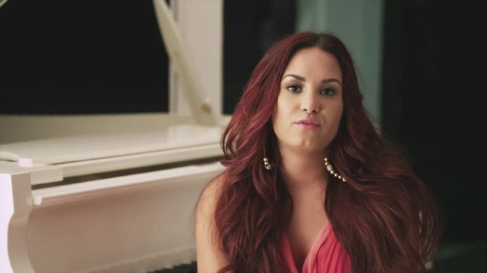 Demi Lovato talks following her dream_ ACUVUE® 1-DAY Contest Stories 1504