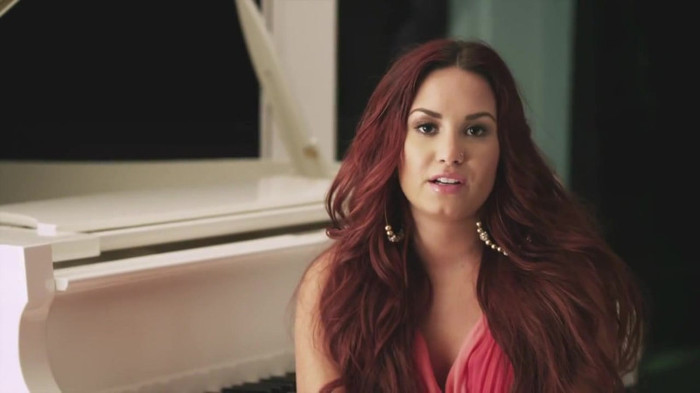 Demi Lovato talks following her dream_ ACUVUE® 1-DAY Contest Stories 1526