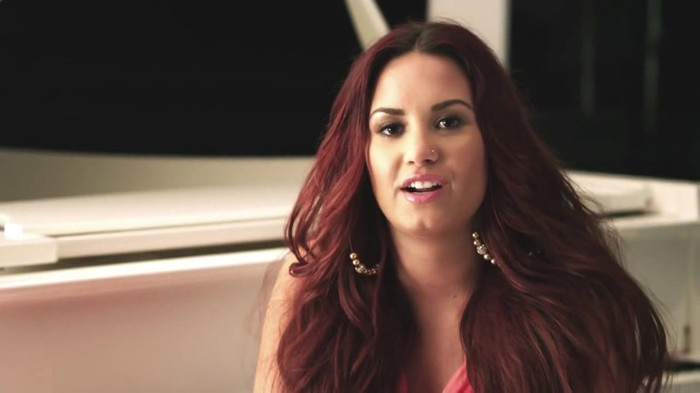 Demi Lovato talks following her dream_ ACUVUE® 1-DAY Contest Stories 1919
