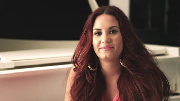 Demi Lovato talks following her dream_ ACUVUE® 1-DAY Contest Stories 1926