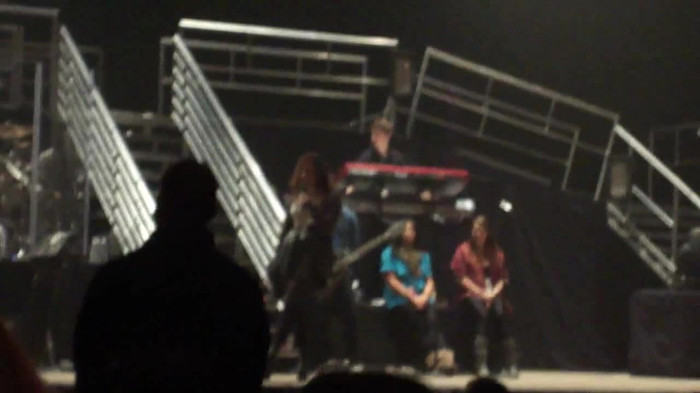 Demi Lovato _Believe In Me_ Hershey Soundcheck 11.19.2011 038