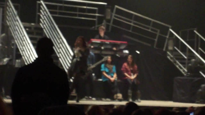Demi Lovato _Believe In Me_ Hershey Soundcheck 11.19.2011 068