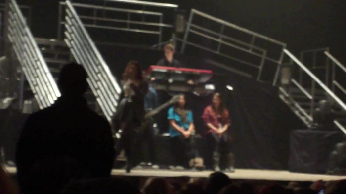 Demi Lovato _Believe In Me_ Hershey Soundcheck 11.19.2011 069