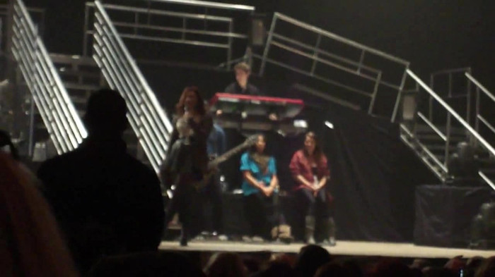 Demi Lovato _Believe In Me_ Hershey Soundcheck 11.19.2011 080