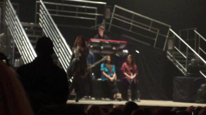 Demi Lovato _Believe In Me_ Hershey Soundcheck 11.19.2011 081
