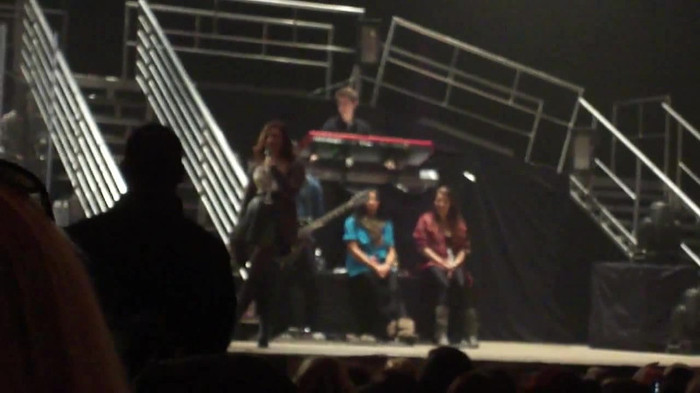 Demi Lovato _Believe In Me_ Hershey Soundcheck 11.19.2011 086
