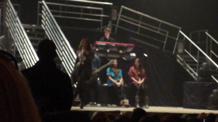 Demi Lovato _Believe In Me_ Hershey Soundcheck 11.19.2011 089