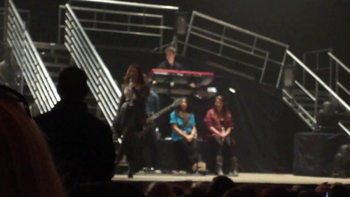 Demi Lovato _Believe In Me_ Hershey Soundcheck 11.19.2011 095