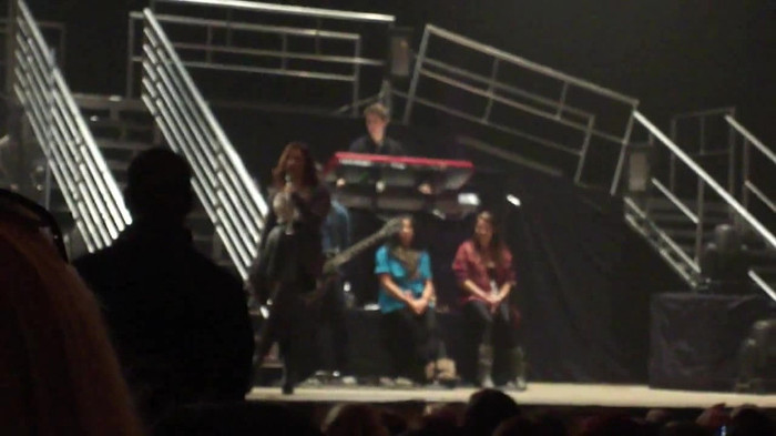 Demi Lovato _Believe In Me_ Hershey Soundcheck 11.19.2011 096