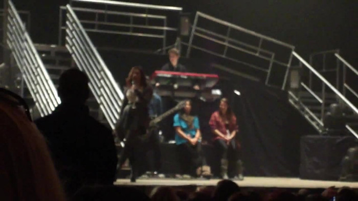 Demi Lovato _Believe In Me_ Hershey Soundcheck 11.19.2011 097