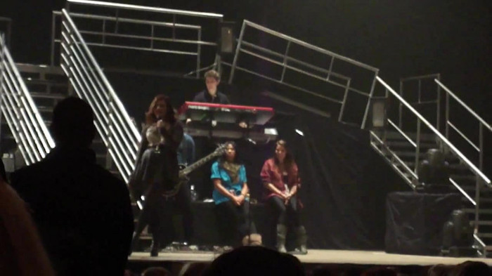 Demi Lovato _Believe In Me_ Hershey Soundcheck 11.19.2011 239