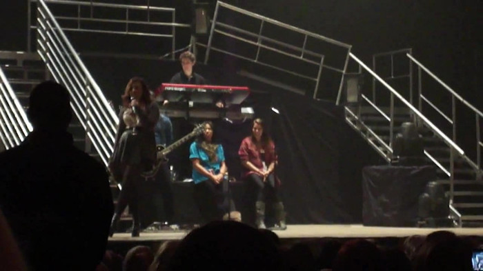 Demi Lovato _Believe In Me_ Hershey Soundcheck 11.19.2011 262 - Demilush - Believe In Me - Hershey Soundcheck