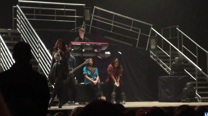 Demi Lovato _Believe In Me_ Hershey Soundcheck 11.19.2011 307