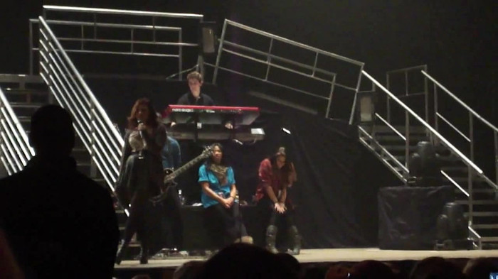 Demi Lovato _Believe In Me_ Hershey Soundcheck 11.19.2011 316